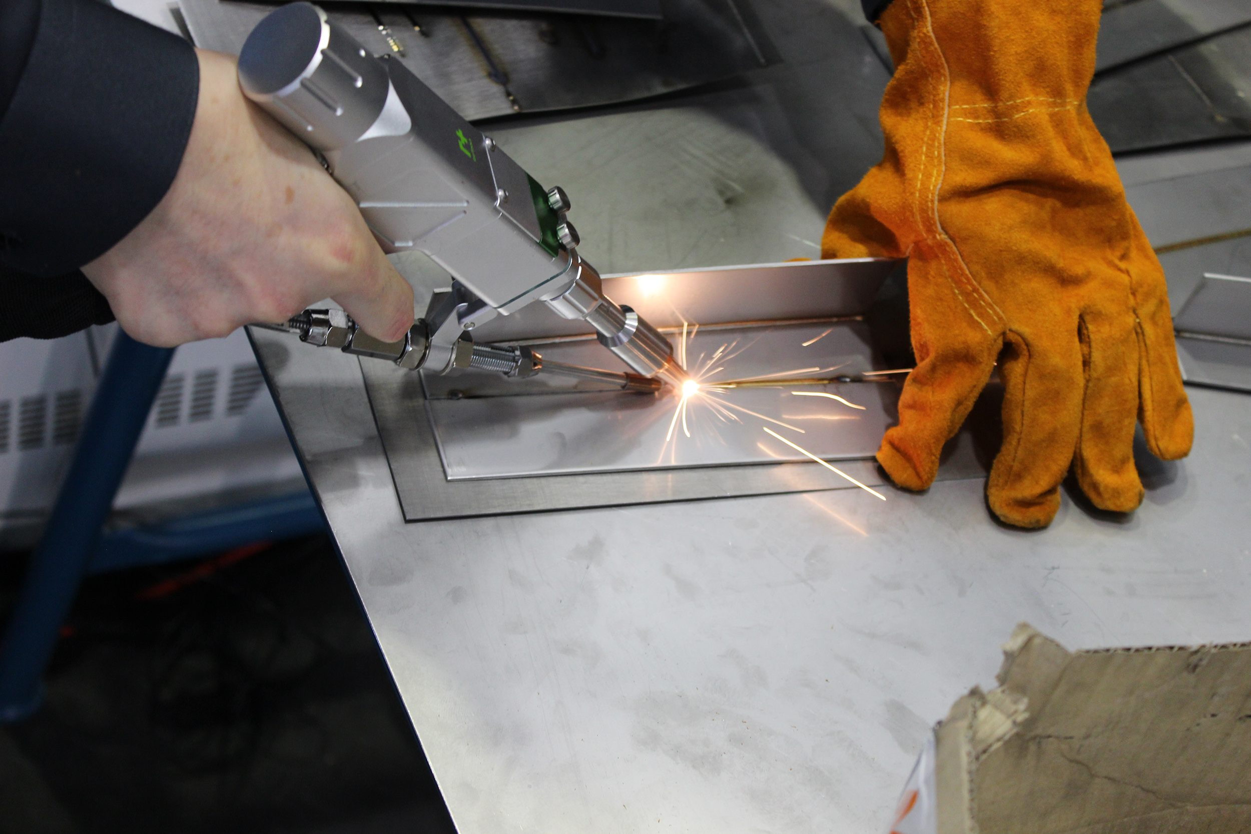 Laserové svařování plechů Laserové svařování plechů